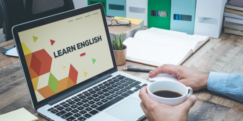Quanto tempo dura um curso de inglês básico?
